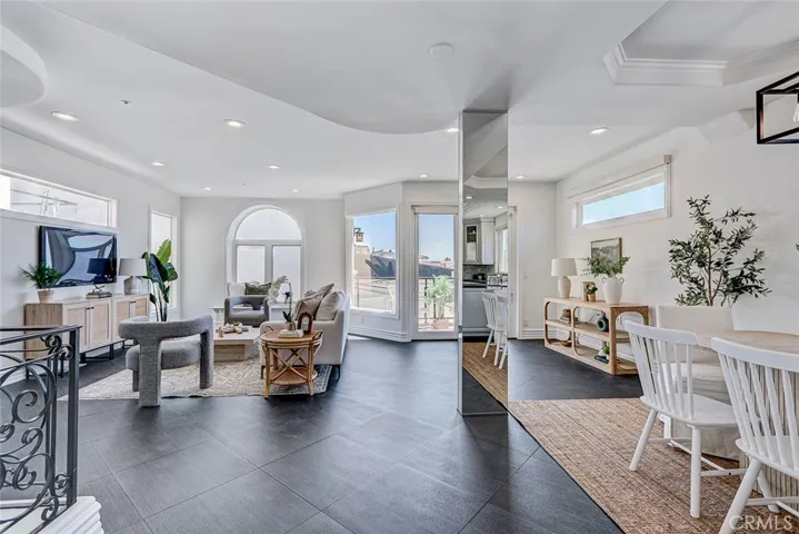 225 Rosecrans Place, Manhattan Beach, California 90266