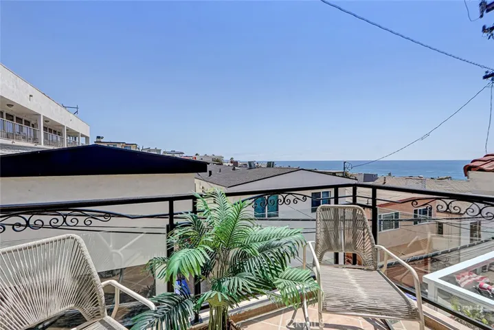 225 Rosecrans Place, Manhattan Beach, California 90266