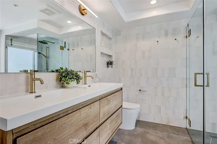 225 Rosecrans Place, Manhattan Beach, California 90266
