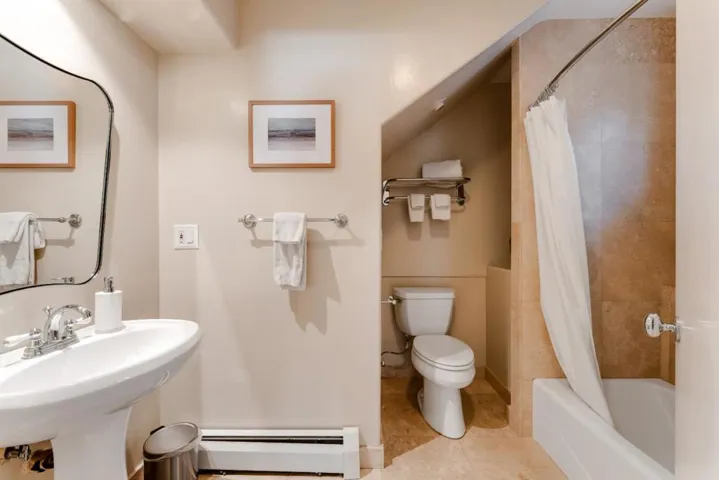 233 Wixon Avenue, Aptos, California 95003