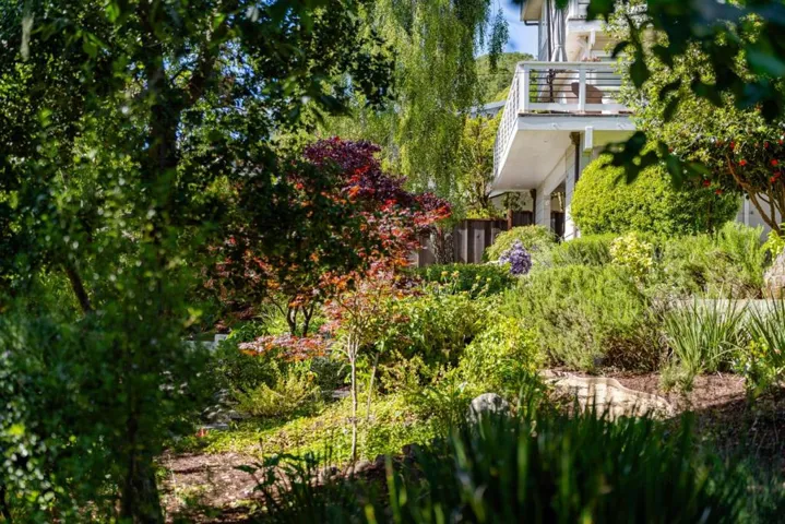 233 Wixon Avenue, Aptos, California 95003