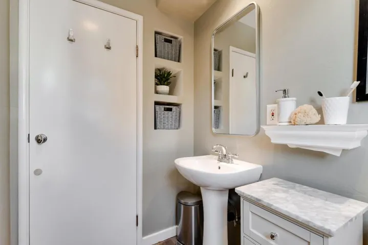 233 Wixon Avenue, Aptos, California 95003