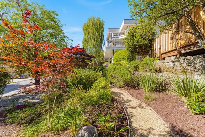 233 Wixon Avenue, Aptos, California 95003