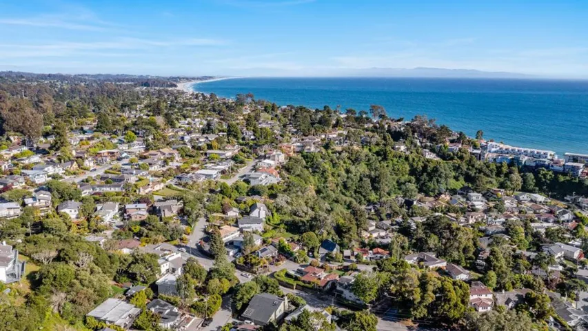 233 Wixon Avenue, Aptos, California 95003