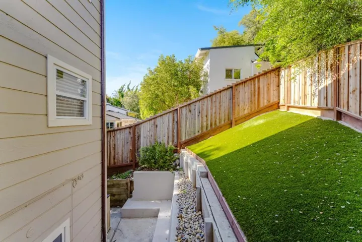 233 Wixon Avenue, Aptos, California 95003