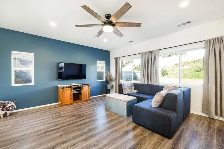 310 Falabella Ln, Fallbrook, California 92028