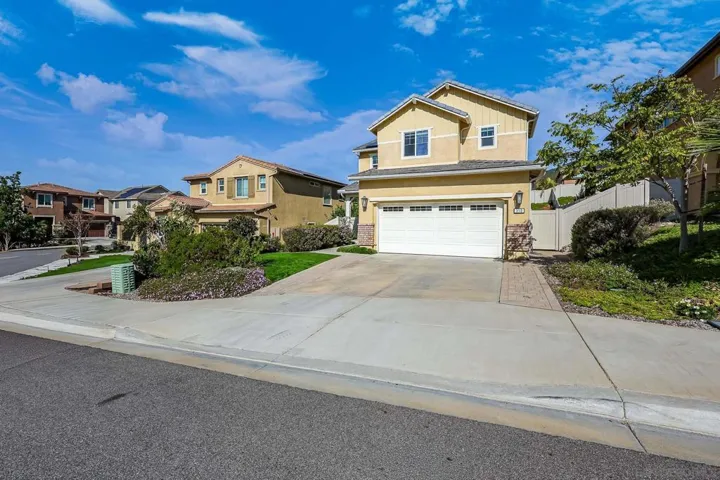 310 Falabella Ln, Fallbrook, California 92028