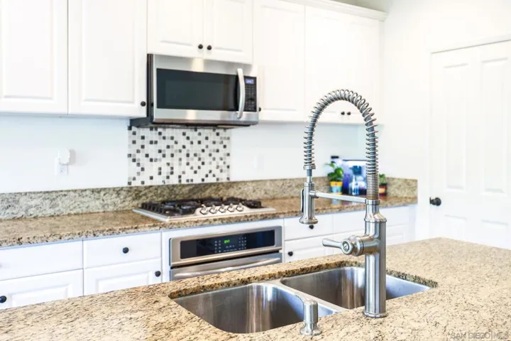 310 Falabella Ln, Fallbrook, California 92028