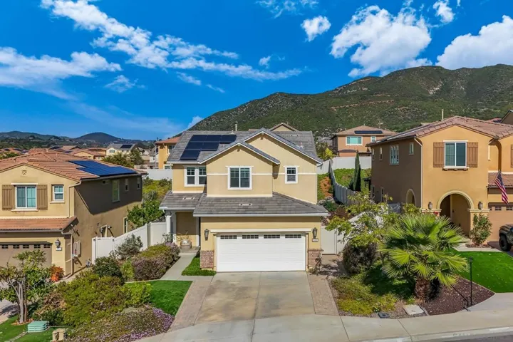 310 Falabella Ln, Fallbrook, California 92028
