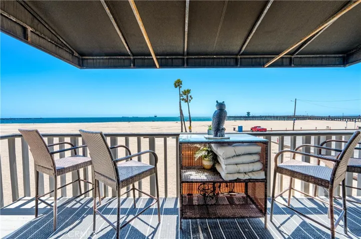 2nd floor balcony