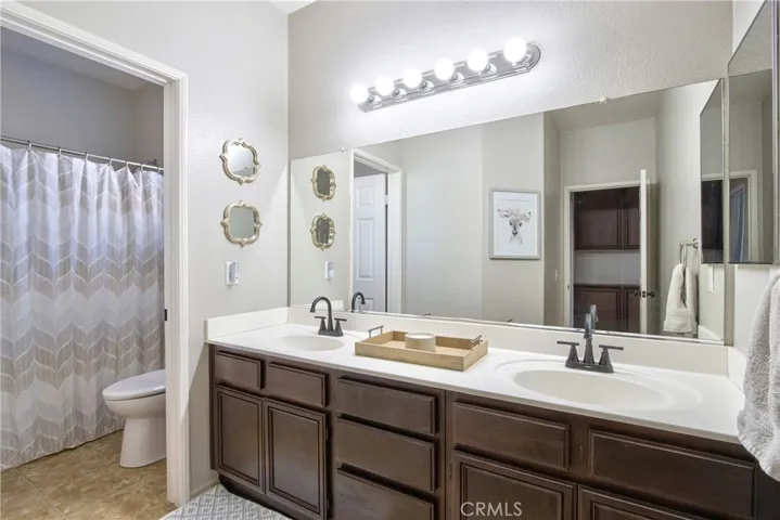 Upstairs Hall Bathroom