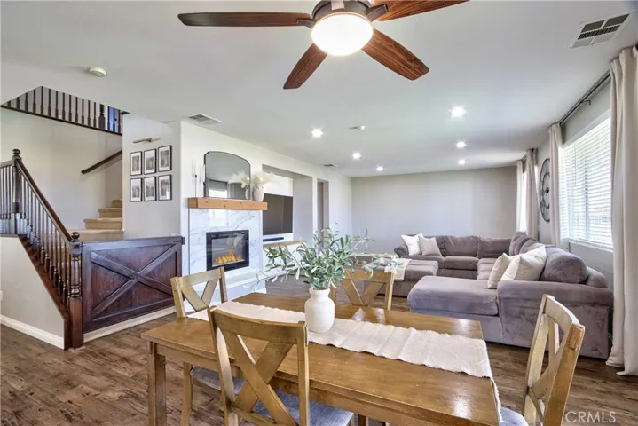 Eating Area & Family Room
