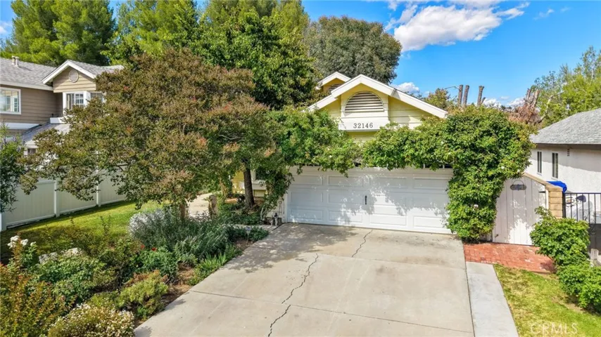 32146 Green Hill Drive, Castaic, California 91384