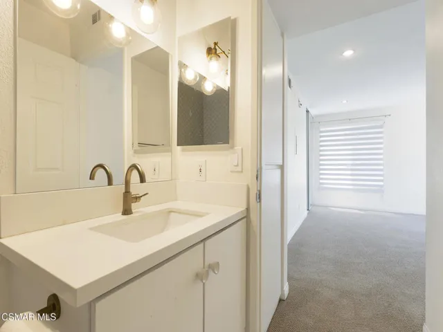 5535 Canoga Ave #320, Woodland Hills -Hs