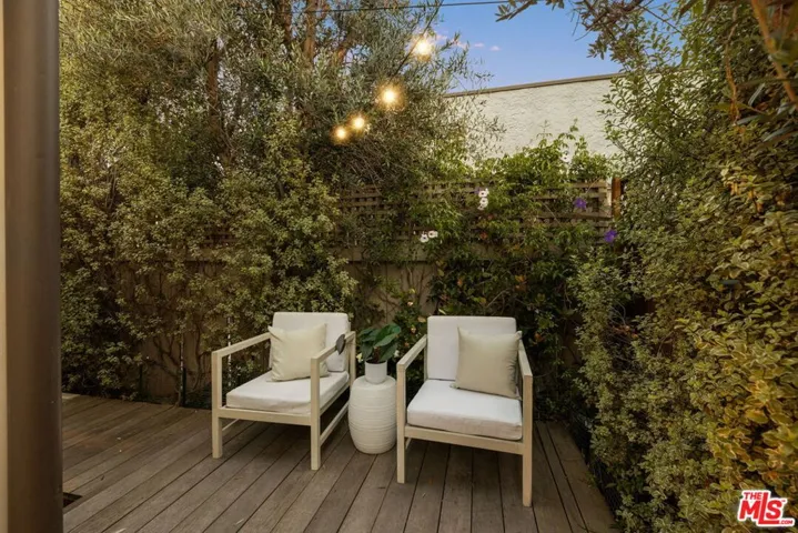 7416 Rosewood Avenue, Los Angeles, California 90036