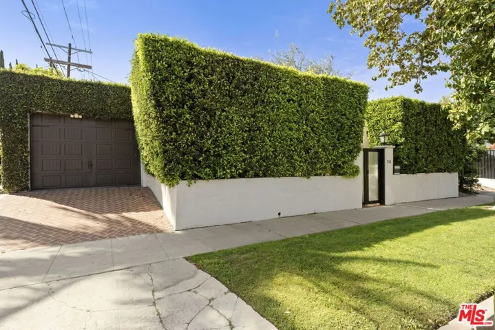 7416 Rosewood Avenue, Los Angeles, California 90036