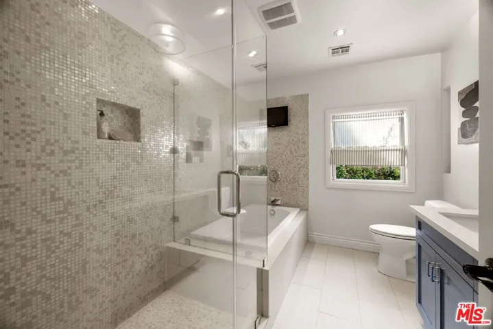 7416 Rosewood Avenue, Los Angeles, California 90036