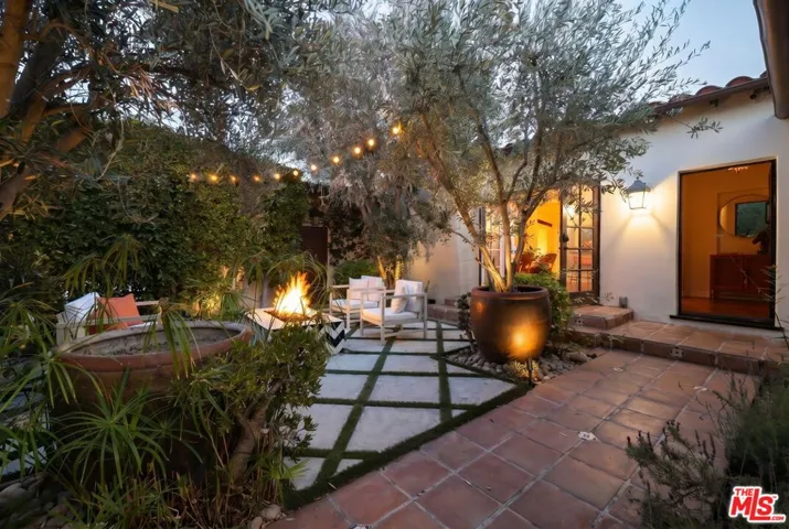 7416 Rosewood Avenue, Los Angeles, California 90036