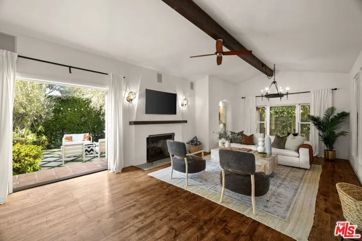 7416 Rosewood Avenue, Los Angeles, California 90036