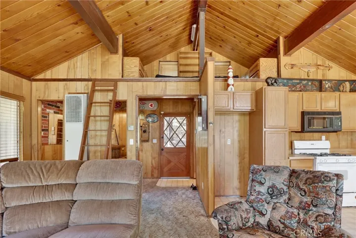 858 Poe Court, Lake Arrowhead, California 92352