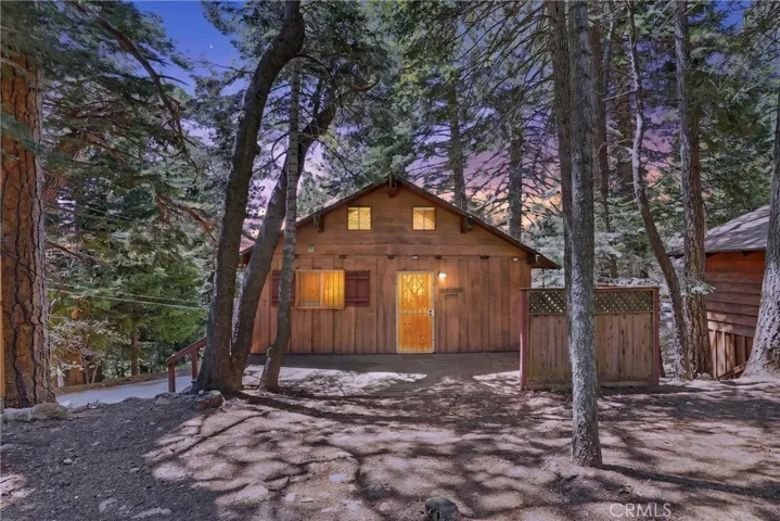 858 Poe Court, Lake Arrowhead, California 92352
