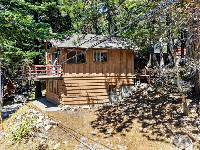 858 Poe Court, Lake Arrowhead, California 92352