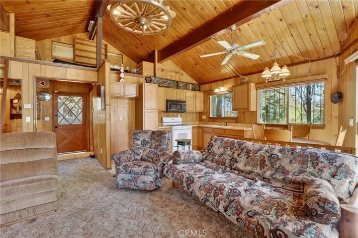 858 Poe Court, Lake Arrowhead, California 92352