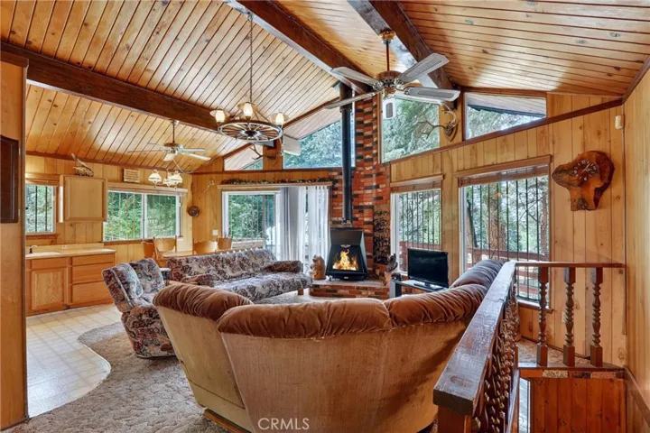 858 Poe Court, Lake Arrowhead, California 92352