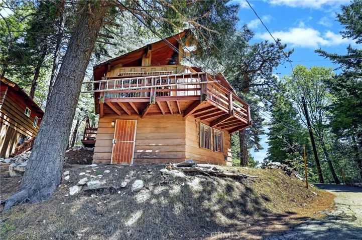 858 Poe Court, Lake Arrowhead, California 92352