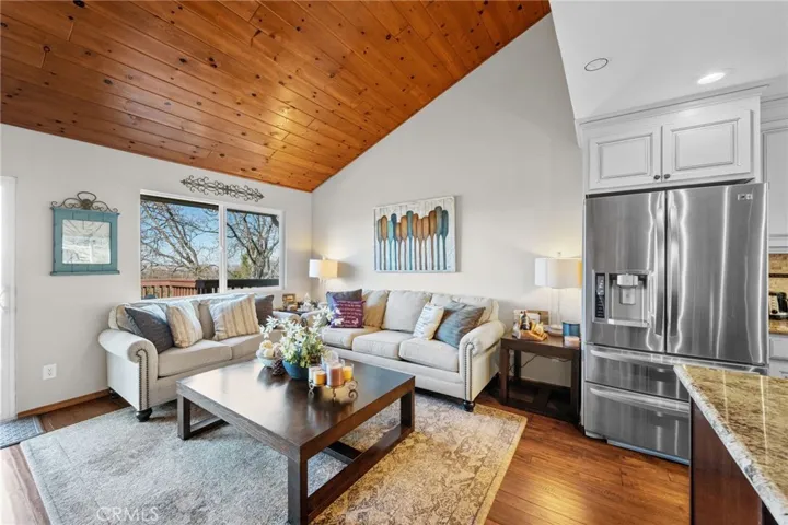 1430 Sequoia, Lake Arrowhead, California 92352