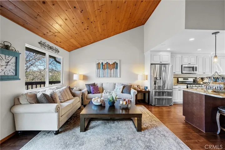 1430 Sequoia, Lake Arrowhead, California 92352