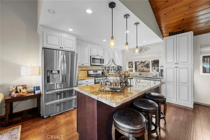 1430 Sequoia, Lake Arrowhead, California 92352