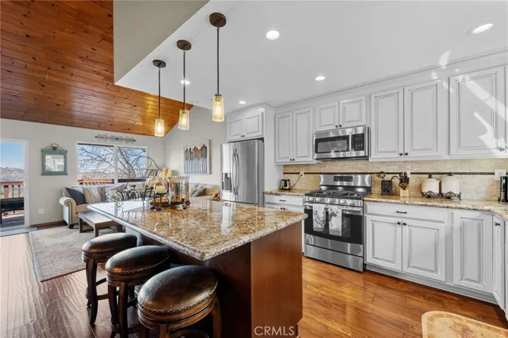 1430 Sequoia, Lake Arrowhead, California 92352