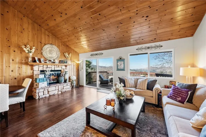 1430 Sequoia, Lake Arrowhead, California 92352