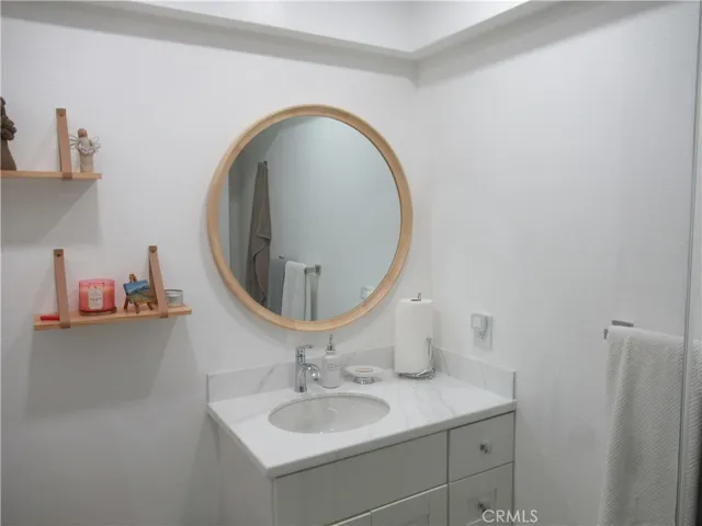 guest bath with raised ceiling