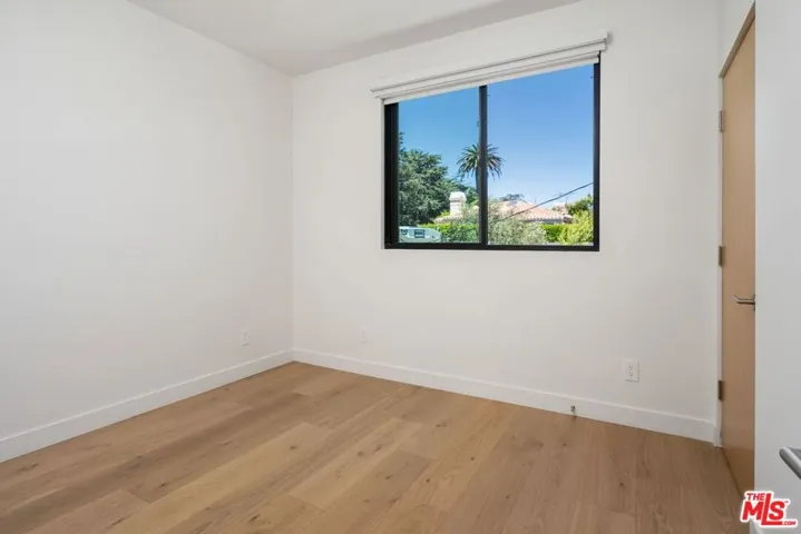 2202 Washington Avenue B, Santa Monica, California 90403
