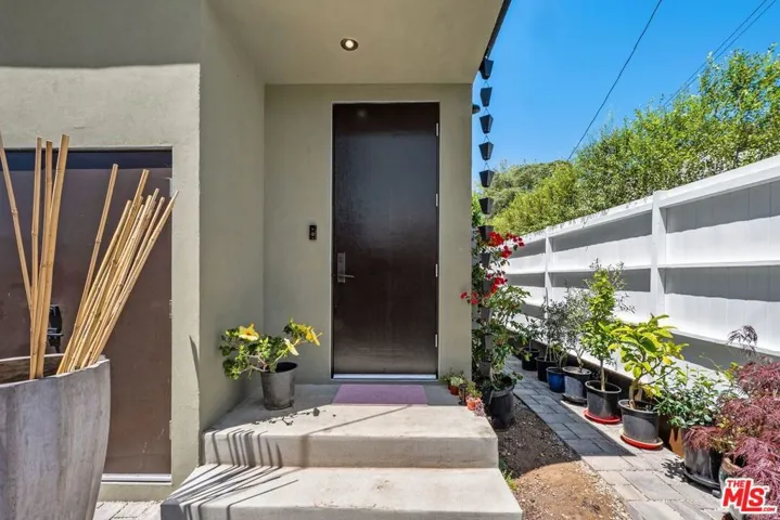 2202 Washington Avenue B, Santa Monica, California 90403