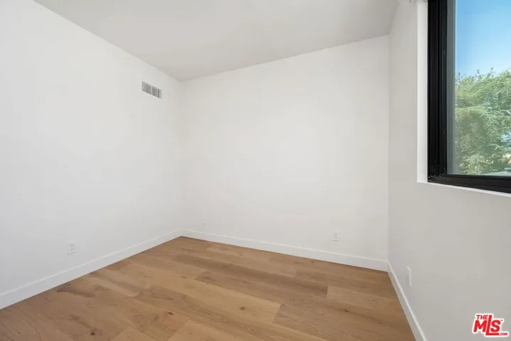 2202 Washington Avenue B, Santa Monica, California 90403