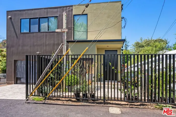 2202 Washington Avenue B, Santa Monica, California 90403