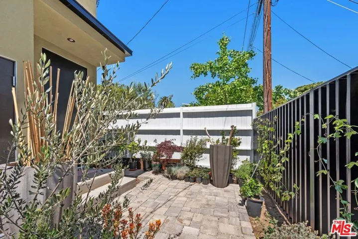 2202 Washington Avenue B, Santa Monica, California 90403