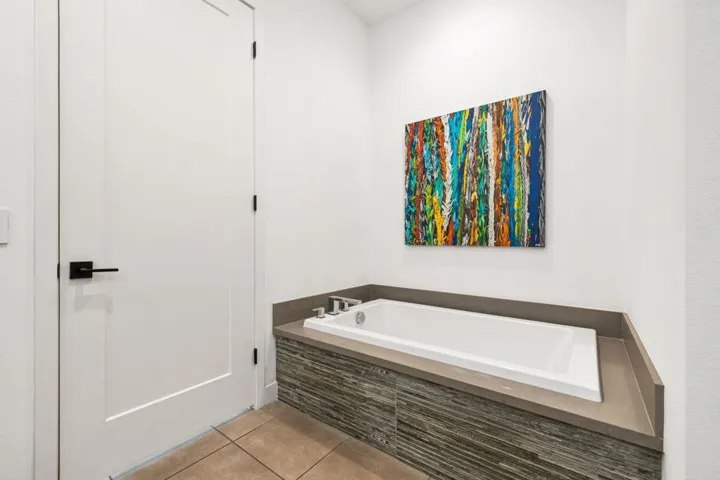Bathroom 1 (Primary)