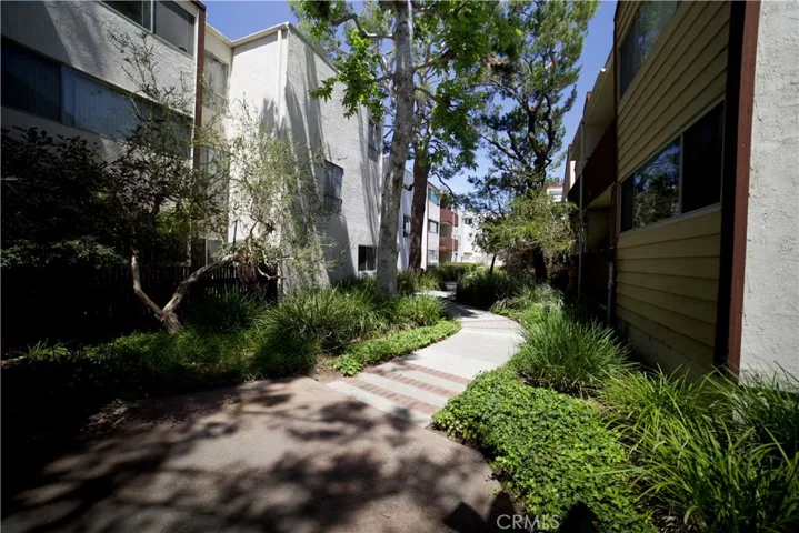 6050 Canterbury Drive F108, Culver City, California 90230