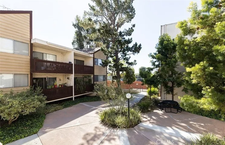 6050 Canterbury Drive F108, Culver City, California 90230