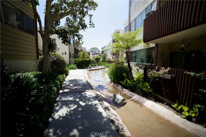 6050 Canterbury Drive F108, Culver City, California 90230