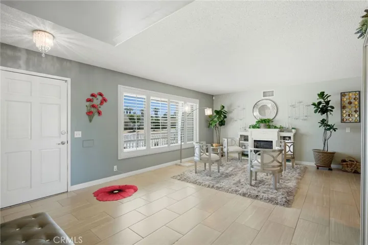 Spacious entrance