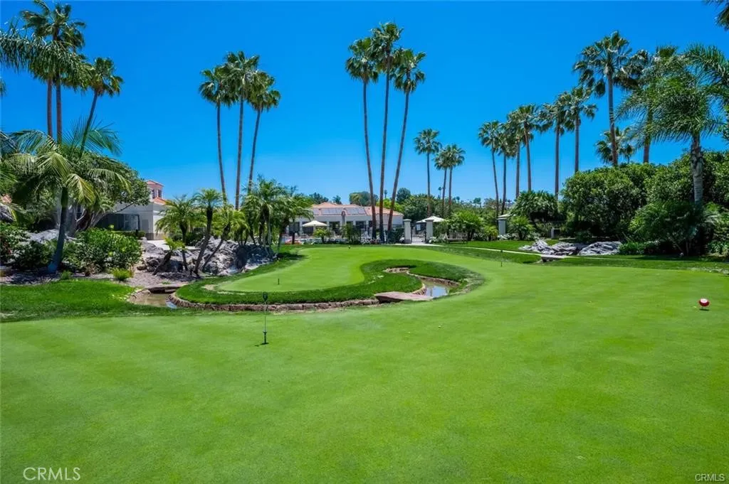 18 Hole Putting Green