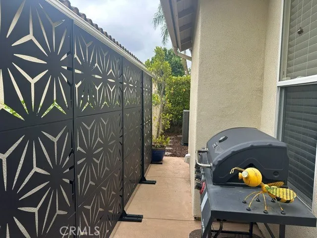 Private Sideyard