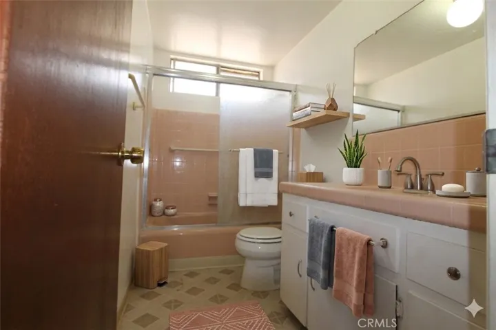Bathroom #2 Virtual Staging