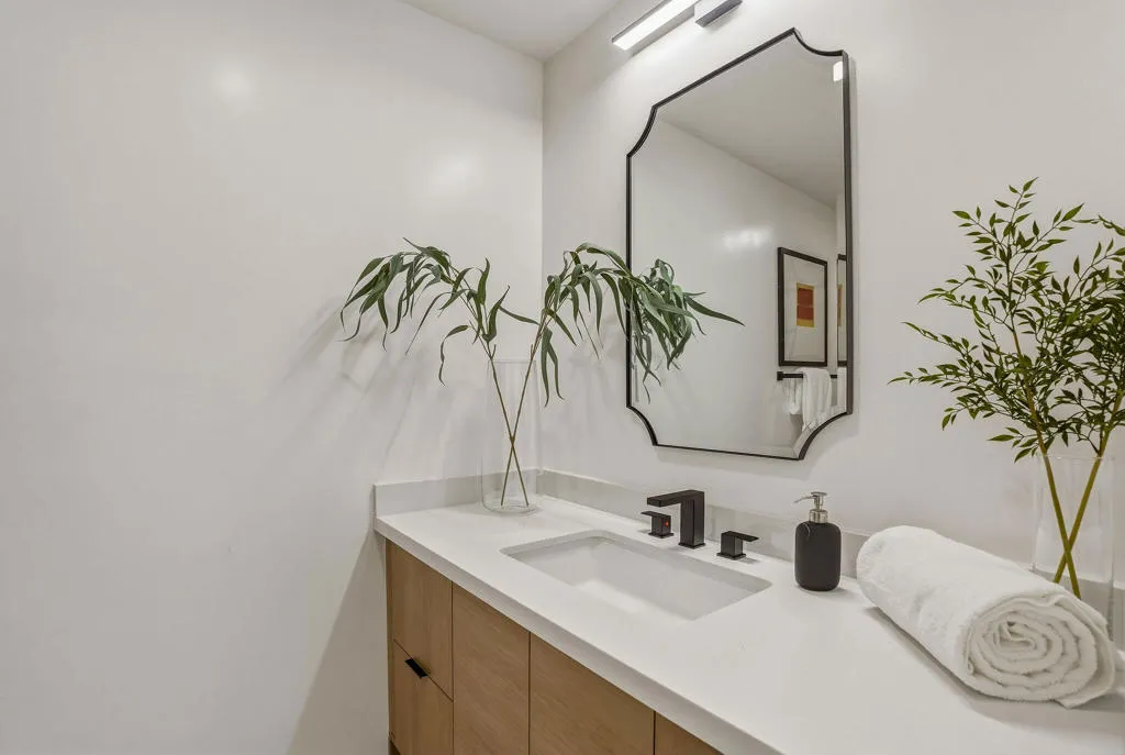 Guest Bath 2