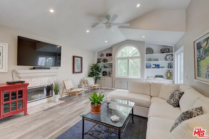 22348 Heritage Pass Place, Chatsworth, California 91311